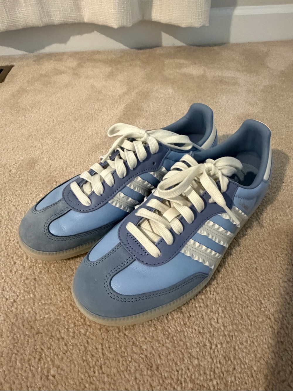 adidas Samba Low-Top Sneakers - Light Blue & White